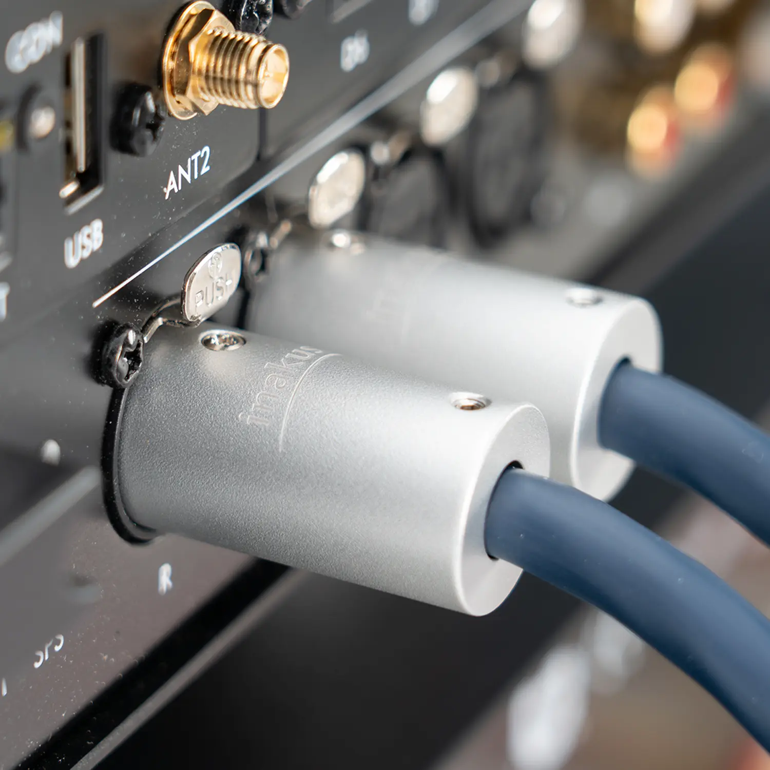 S25 Connect 212 Audio | XLR (4)
